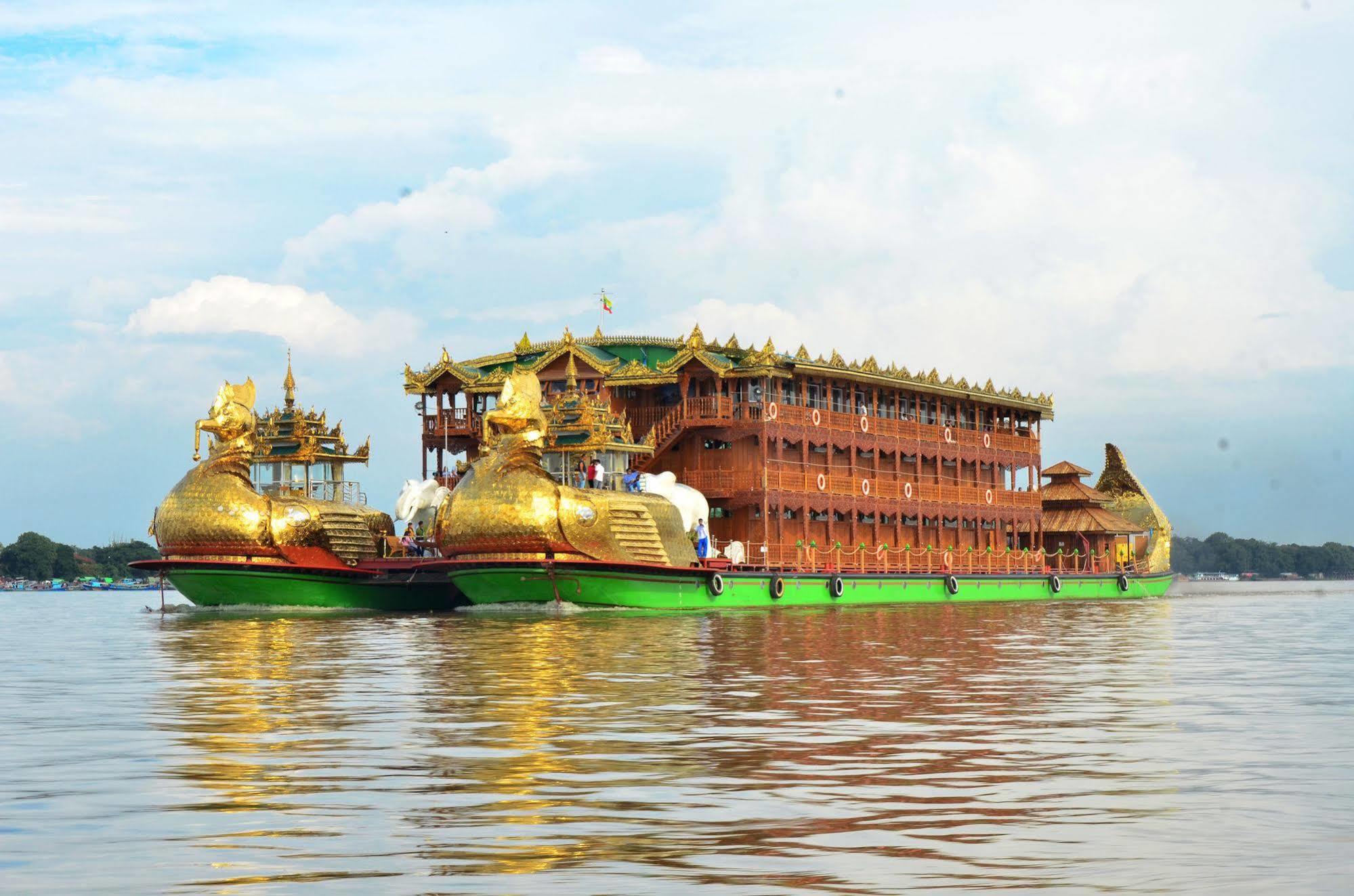 Mandalay Karaweik Mobile Hotel Exterior foto