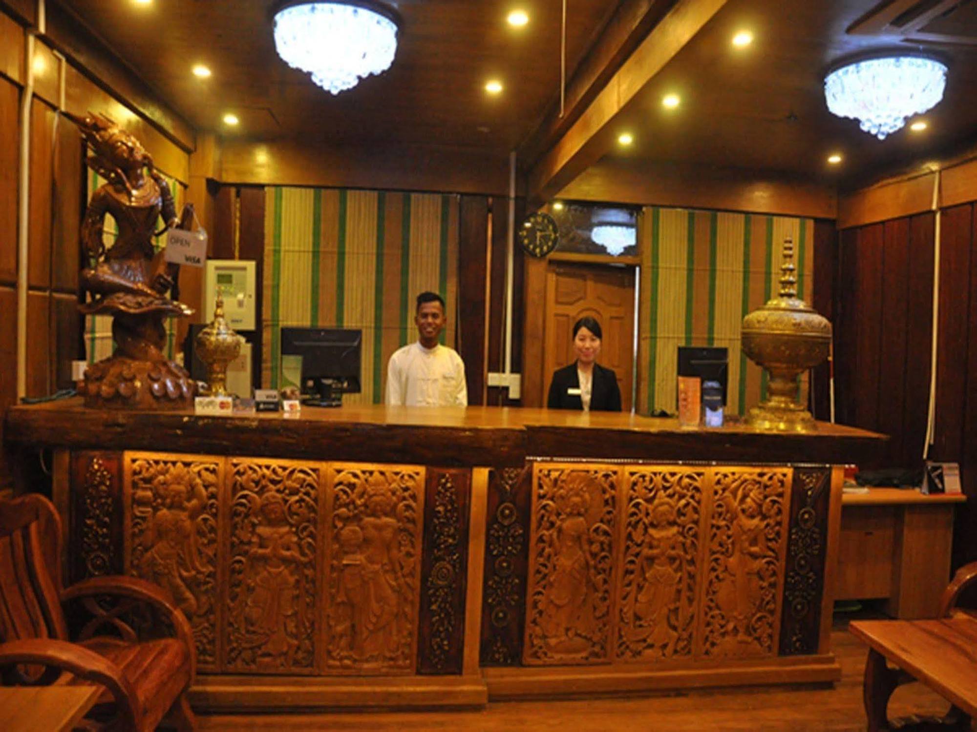 Mandalay Karaweik Mobile Hotel Exterior foto