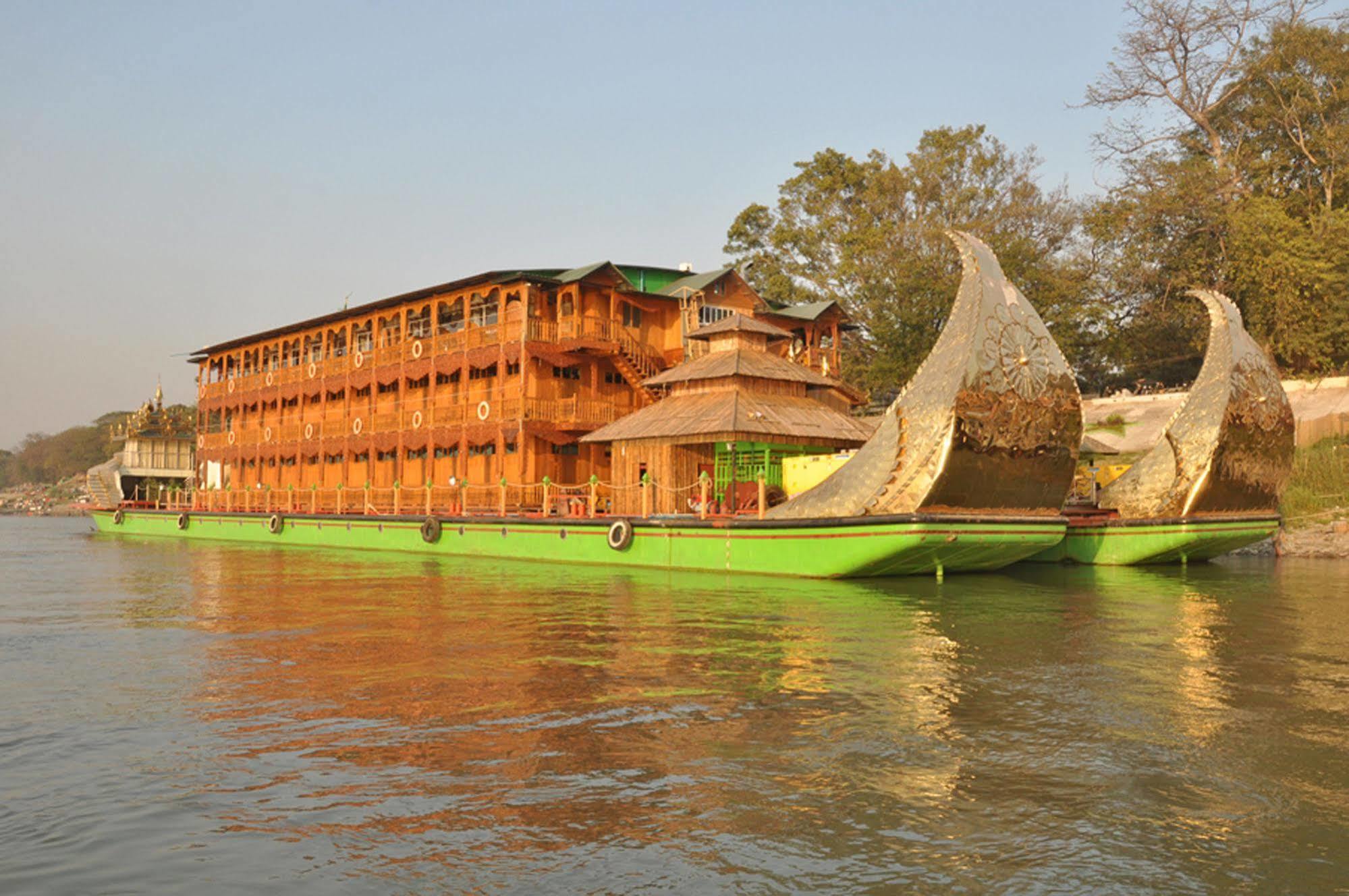 Mandalay Karaweik Mobile Hotel Exterior foto